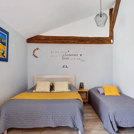 D'hote Familiale Bed and breakfast Neuville-du-Poitou
